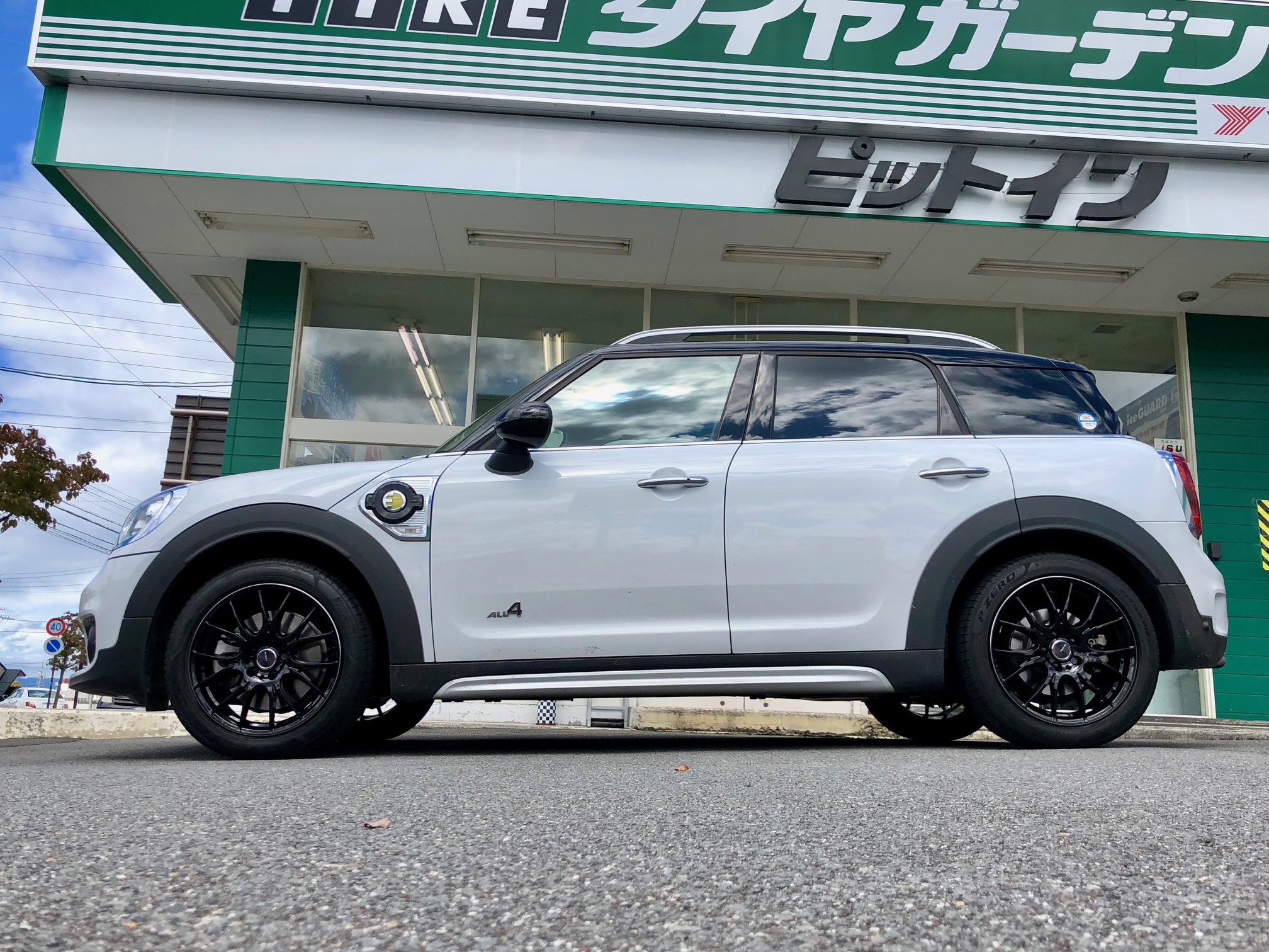 在庫限定品 ミニ ミニクロスオーバー(F60)用 225/50R18 99W XL ファルケン アゼニス FK510 SUV RMP 028  小西タイヤPayPayモール店 通販 PayPayモール