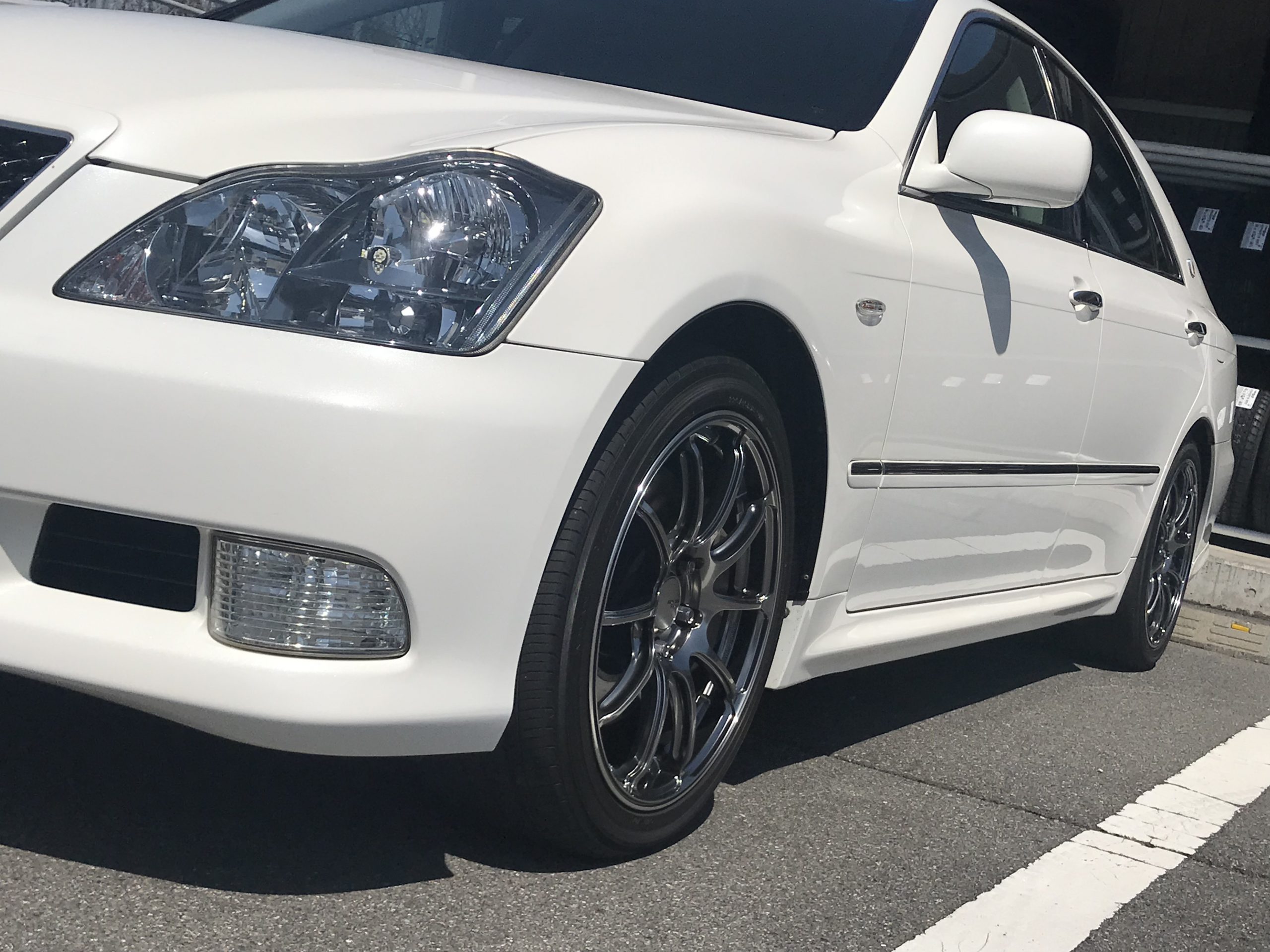 TOYOTA 180系クラウンアスリート | タイヤはピットイン