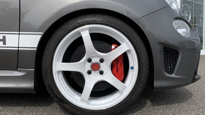 ABARTH 595 COMPETIZIONE | タイヤはピットイン ABARTH 595 COMPETIZIONE | タイヤはピットイン