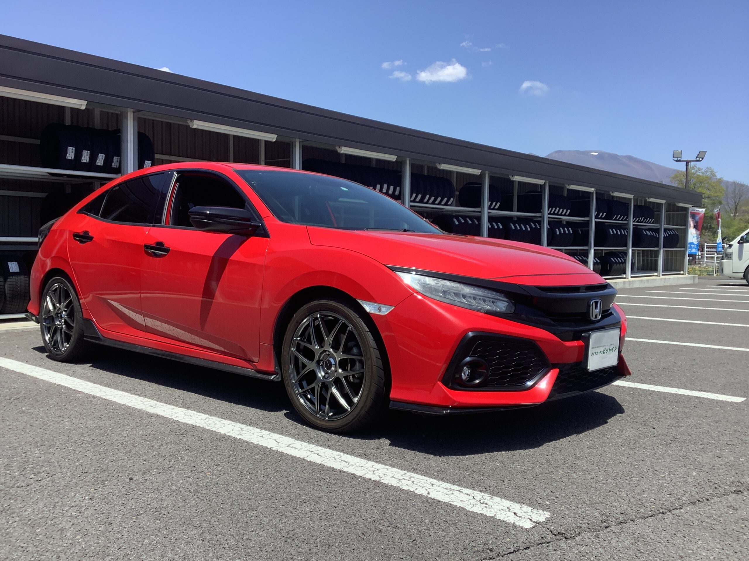 HONDA CIVIC FK7 | タイヤはピットイン